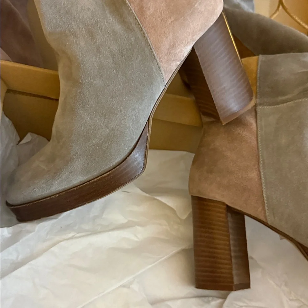 PRE-OWNED  FREE PEOPLE ECHO PLATFORM COLOR-BLOCK CHUCKY KNEE HIGH PLATFORM BOOTS